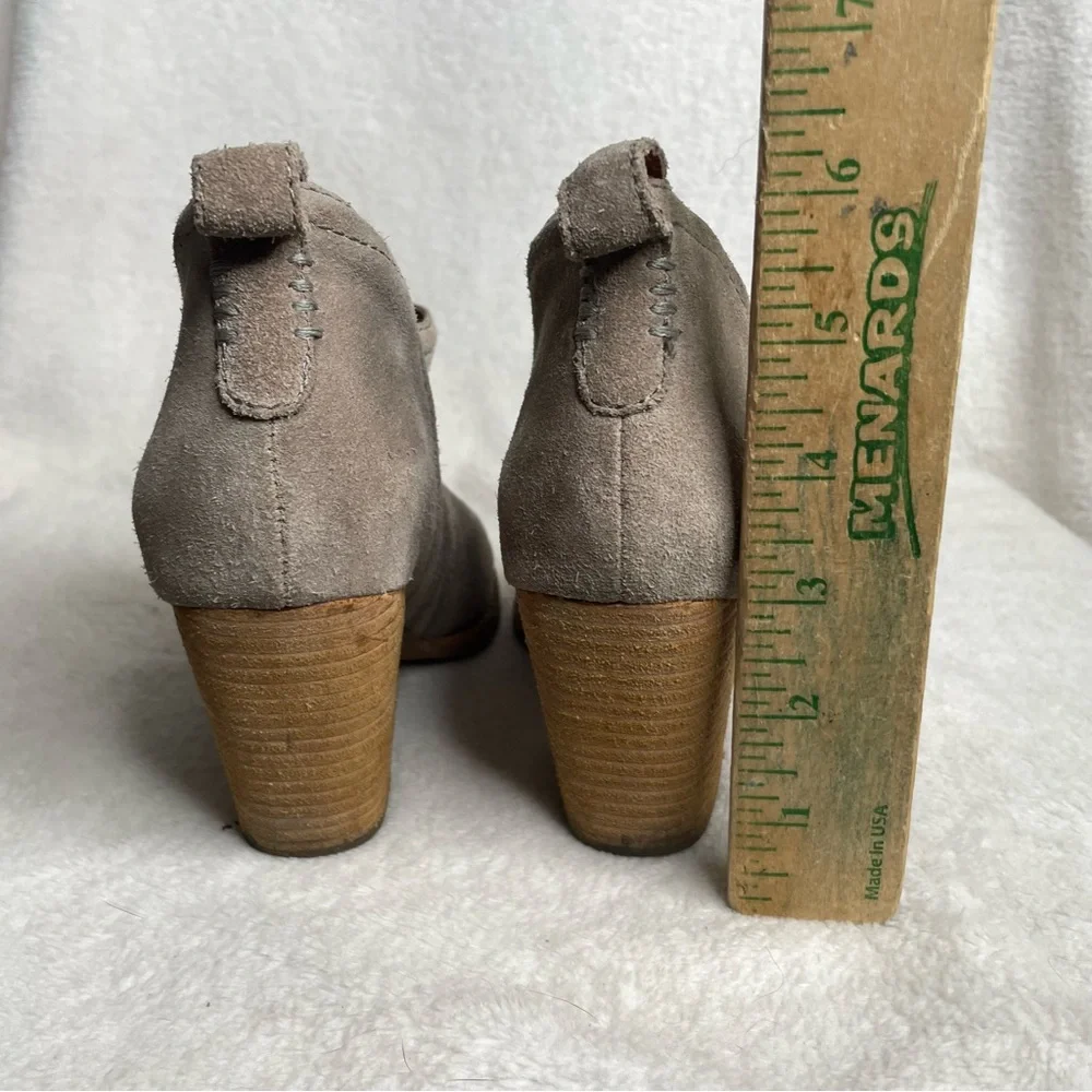 Jeffrey Campbell Rosalee Taupe Suede Ankle Stacked Heeled Booties Size 6‎
